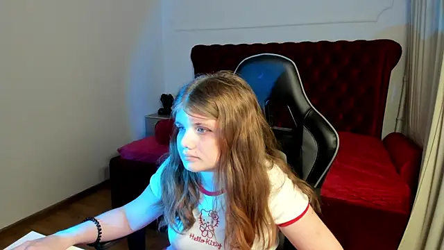 Snapshot of ChloeHalses chatting on 8, 6, 2026 ChloeHalses online show from 8, 6, 2026