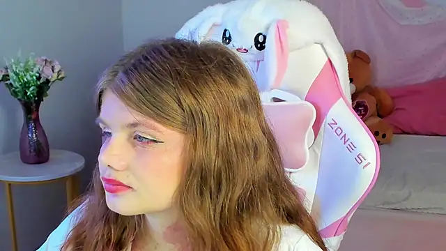 Snapshot of ChloeHalses chatting on 9, 6, 2026 ChloeHalses online show from 9, 6, 2026