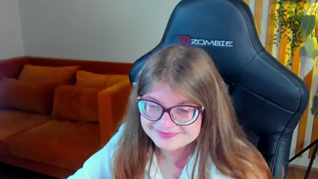 Snapshot of ChloeHalses chatting on 12, 6, 2026 ChloeHalses online show from 12, 6, 2026
