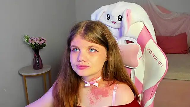 Snapshot of ChloeHalses chatting on 16, 6, 2026 ChloeHalses online show from 16, 6, 2026