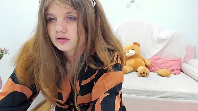 Snapshot of ChloeHalses chatting on 23, 6, 2026 ChloeHalses online show from 23, 6, 2026