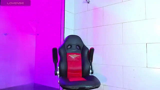 Maddye Fox online show from 6, 3, 2026