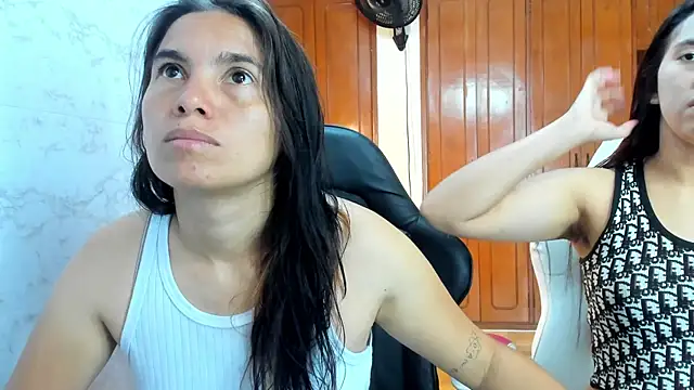 Snapshot of Emily_and_Soffy chatting on 25, 2, 2026 Emily and Soffy online show from 25, 2, 2026