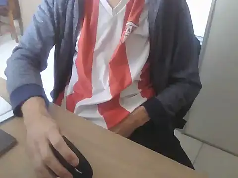 Snapshot of willyhot_hot chatting on 4, 8, 2026 willyhot hot online show from 4, 8, 2026