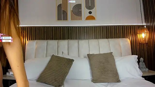 LisaLain online show from 9, 4, 2026