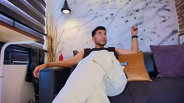 Snapshot of Max_Hornye chatting on 18, 2, 2026 Max Hornye online show from 18, 2, 2026