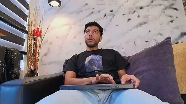 Snapshot of Max_Hornye chatting on 24, 2, 2026 Max Hornye online show from 24, 2, 2026