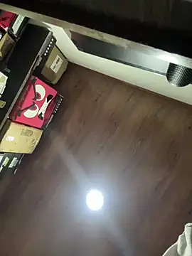 ARON LUXX online show from 6, 3, 2026