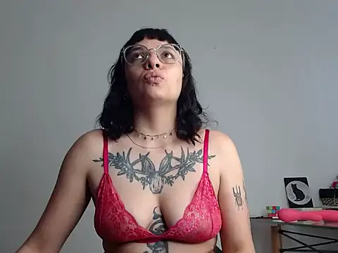 Snapshot of LanaGodard chatting on 27, 2, 2026 LanaGodard online show from 27, 2, 2026