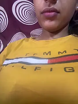 komalsharma99 online show from 28, 4, 2026