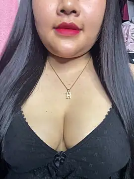 Violet pusy online show from 16, 4, 2026