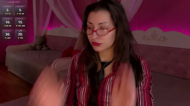 Snapshot of AngelaCox chatting on 8, 2, 2026 AngelaCox online show from 8, 2, 2026