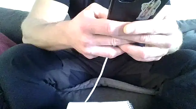 Snapshot of Tommyzzzzzz chatting on 4, 12, 2024 Tommyzzzzzz online show from 4, 12, 2024