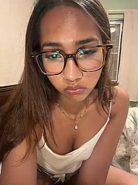 Snapshot of lyla_luv chatting on 12, 6, 2026 lyla luv online show from 12, 6, 2026
