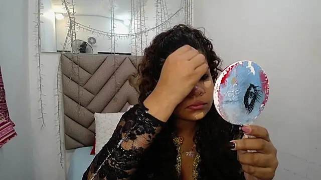 Snapshot of yaazhinii chatting on 12, 3, 2026 yaazhinii online show from 12, 3, 2026