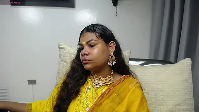Snapshot of yaazhinii chatting on 7, 4, 2026 yaazhinii online show from 7, 4, 2026