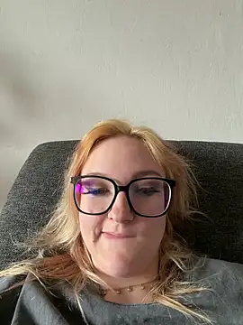 ViviLuu online show from 27, 4, 2026