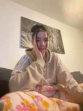 Snapshot of zoeelovee chatting on 22, 2, 2026 zoeelovee online show from 22, 2, 2026