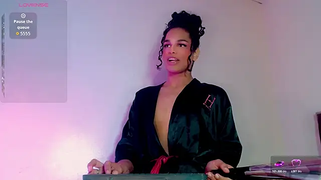 Snapshot of Zonce_shimer chatting on 14, 2, 2026 Zonce shimer online show from 14, 2, 2026