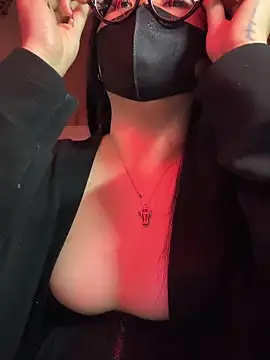 HaleyKin online show from 10, 3, 2026