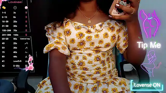 Snapshot of VixenNandhu chatting on 14, 2, 2026 VixenNandhu online show from 14, 2, 2026