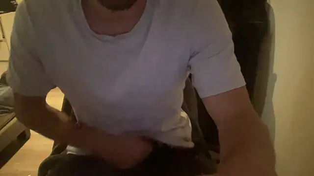 Snapshot of raoulbtnbois chatting on 23, 5, 2026 raoulbtnbois online show from 23, 5, 2026