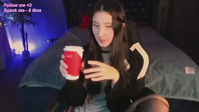 Snapshot of avrora_shy_ chatting on 3, 3, 2026 avrora shy online show from 3, 3, 2026