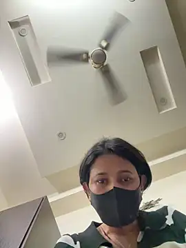 raavigirl online show from 5, 3, 2026