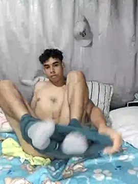 Snapshot of baby_22cm chatting on 8, 7, 2026 baby 22cm online show from 8, 7, 2026