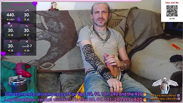 Snapshot of SwatRocShy chatting on 18, 4, 2026 SwatRocShy online show from 18, 4, 2026