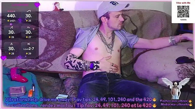 Snapshot of SwatRocShy chatting on 21, 4, 2026 SwatRocShy online show from 21, 4, 2026
