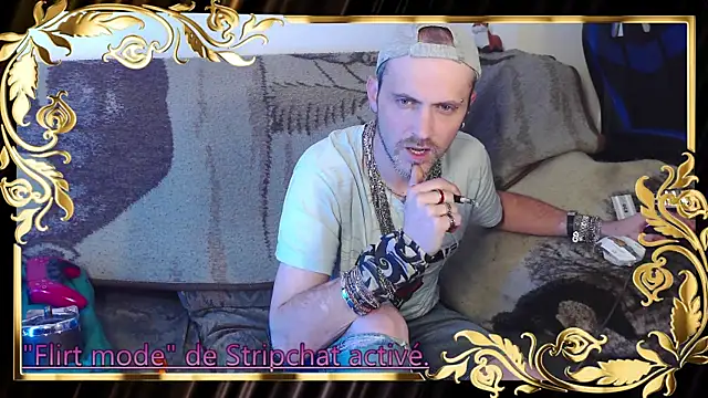 Snapshot of SwatRocShy chatting on 3, 5, 2026 SwatRocShy online show from 3, 5, 2026