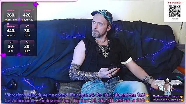 Snapshot of SwatRocShy chatting on 17, 5, 2026 SwatRocShy online show from 17, 5, 2026
