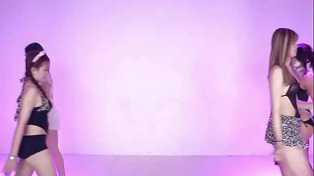 Velvet-girl online show from 2, 4, 2026