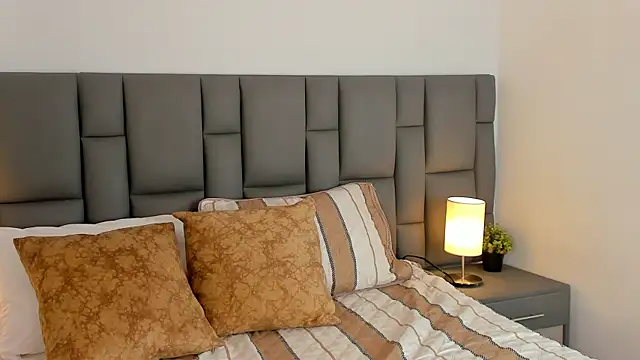 Amelie Belle  online show from 16, 4, 2026