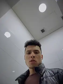 Snapshot of Eros_lee chatting on 19, 2, 2026 Eros lee online show from 19, 2, 2026