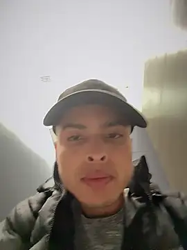 Snapshot of Eros_lee chatting on 4, 7, 2026 Eros lee online show from 4, 7, 2026