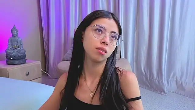 Snapshot of Mia_Naive chatting on 28, 4, 2026 Mia Naive online show from 28, 4, 2026