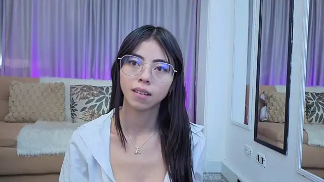 Snapshot of Mia_Naive chatting on 27, 5, 2026 Mia Naive online show from 27, 5, 2026