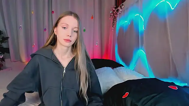 Snapshot of lada2k4 chatting on 6, 4, 2026 lada2k4 online show from 6, 4, 2026