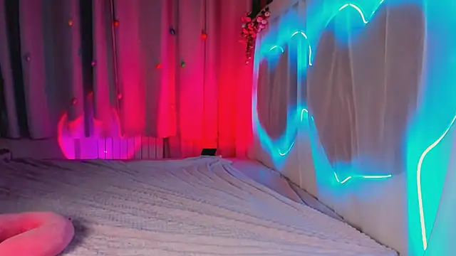 Snapshot of lada2k4 chatting on 5, 7, 2026 lada2k4 online show from 5, 7, 2026