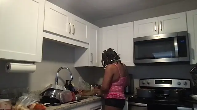 bisexualbeauty50 online show from 14, 2, 2026