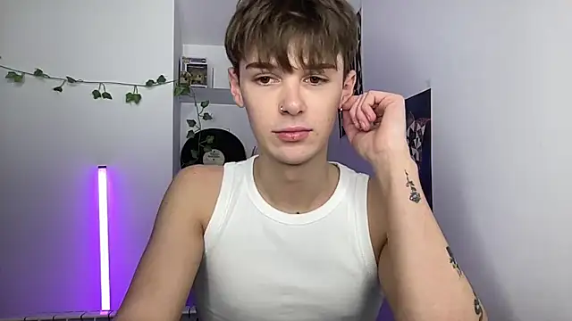Snapshot of YourMilkyGuy chatting on 29, 4, 2026 YourMilkyGuy online show from 29, 4, 2026