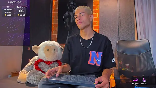 Snapshot of ItsZairen chatting on 19, 2, 2026 ItsZairen online show from 19, 2, 2026