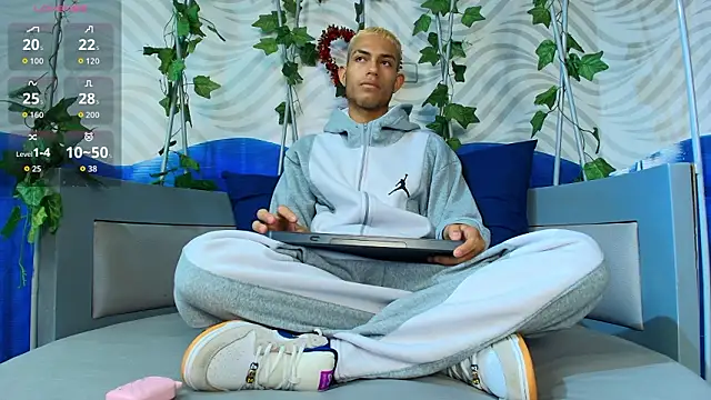 Snapshot of ItsZairen chatting on 21, 2, 2026 ItsZairen online show from 21, 2, 2026