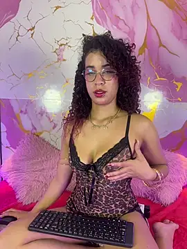 Woo isDaphne online show from 5, 4, 2026