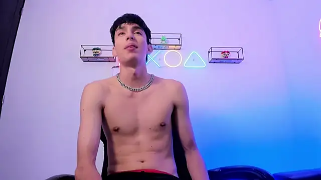 Snapshot of light_eyes_ chatting on 8, 5, 2026 light eyes online show from 8, 5, 2026