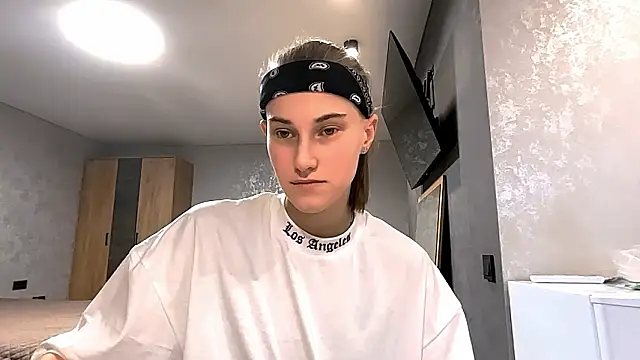 DannieColla online show from 17, 3, 2026