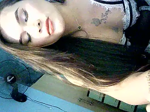 hollynicole online show from 23, 2, 2026