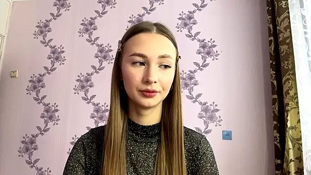 LacieHelaire online show from 3, 3, 2026